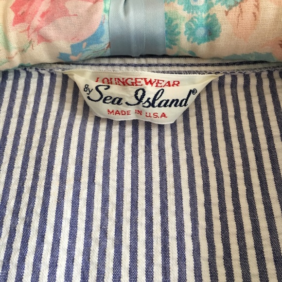 “Sea Island loungewear” seersucker robe!💋 SALE!! - Picture 2 of 7